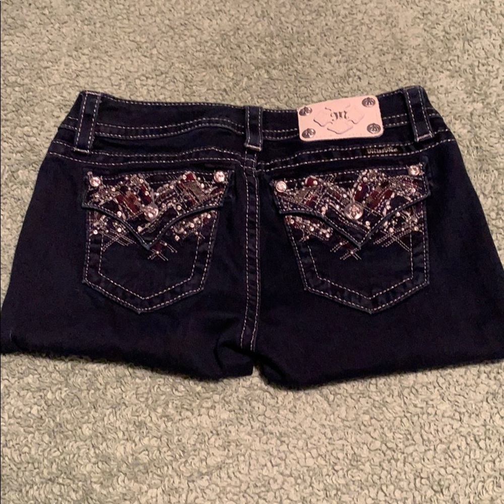 Almost NEW Miss Me Jeans 27/31 Easy skinny. Dark